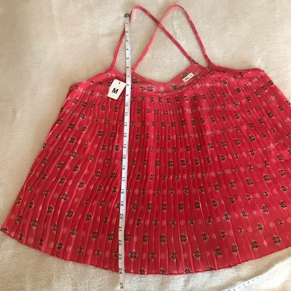 Hollister Crinkle Camisole Top - Size M - Picture 8 of 10